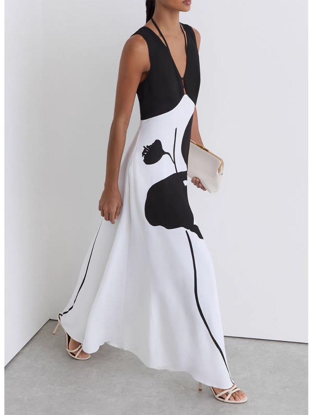 Reiss Cecile Graphic Floral-Print Maxi Dress in Ivory/Black - Picture 3 of 6